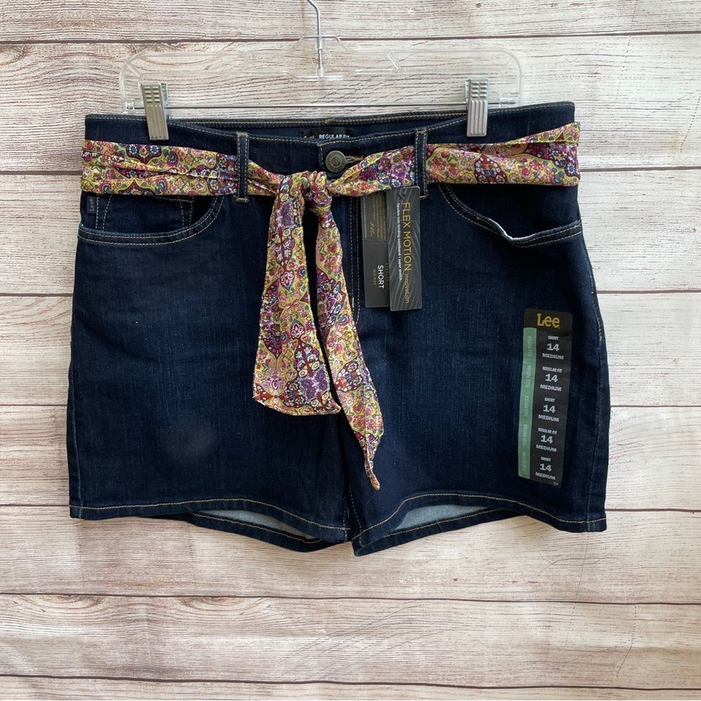 NEW WITH TAGS LEE FLEX MOTION‎ JEAN SHORTS